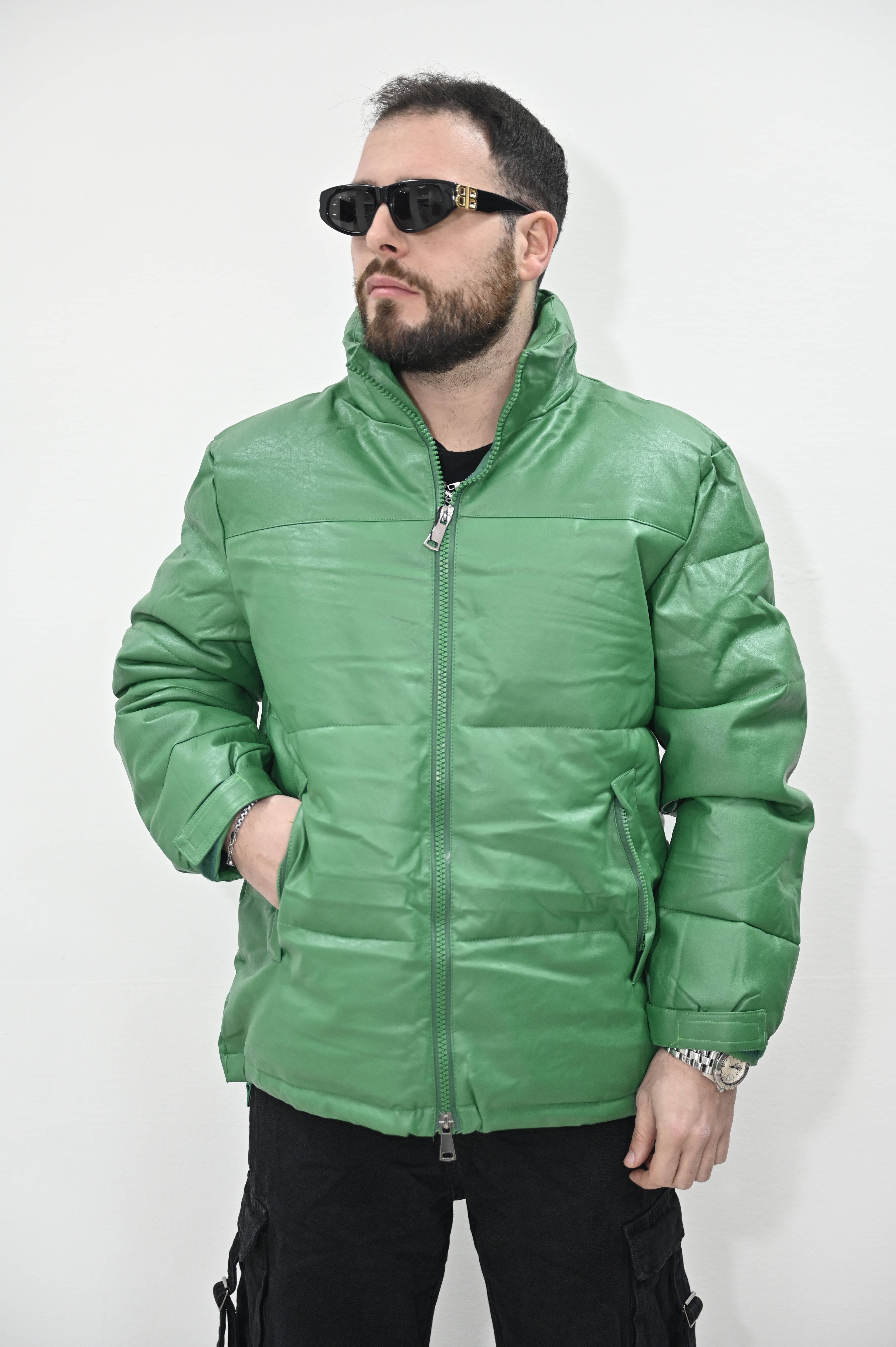 Puff in pelle over verde