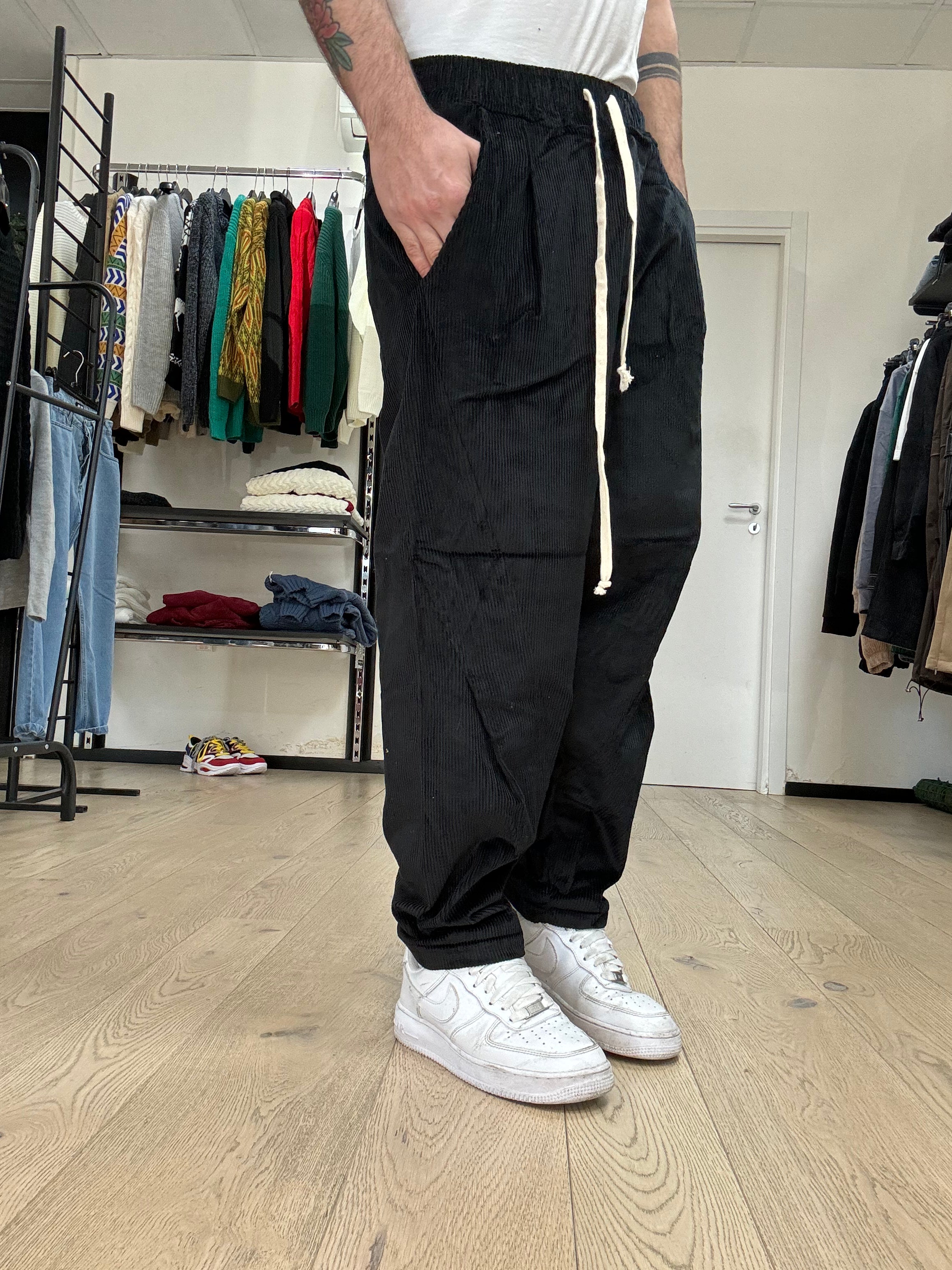 Pantalaccio loose in velluto nero