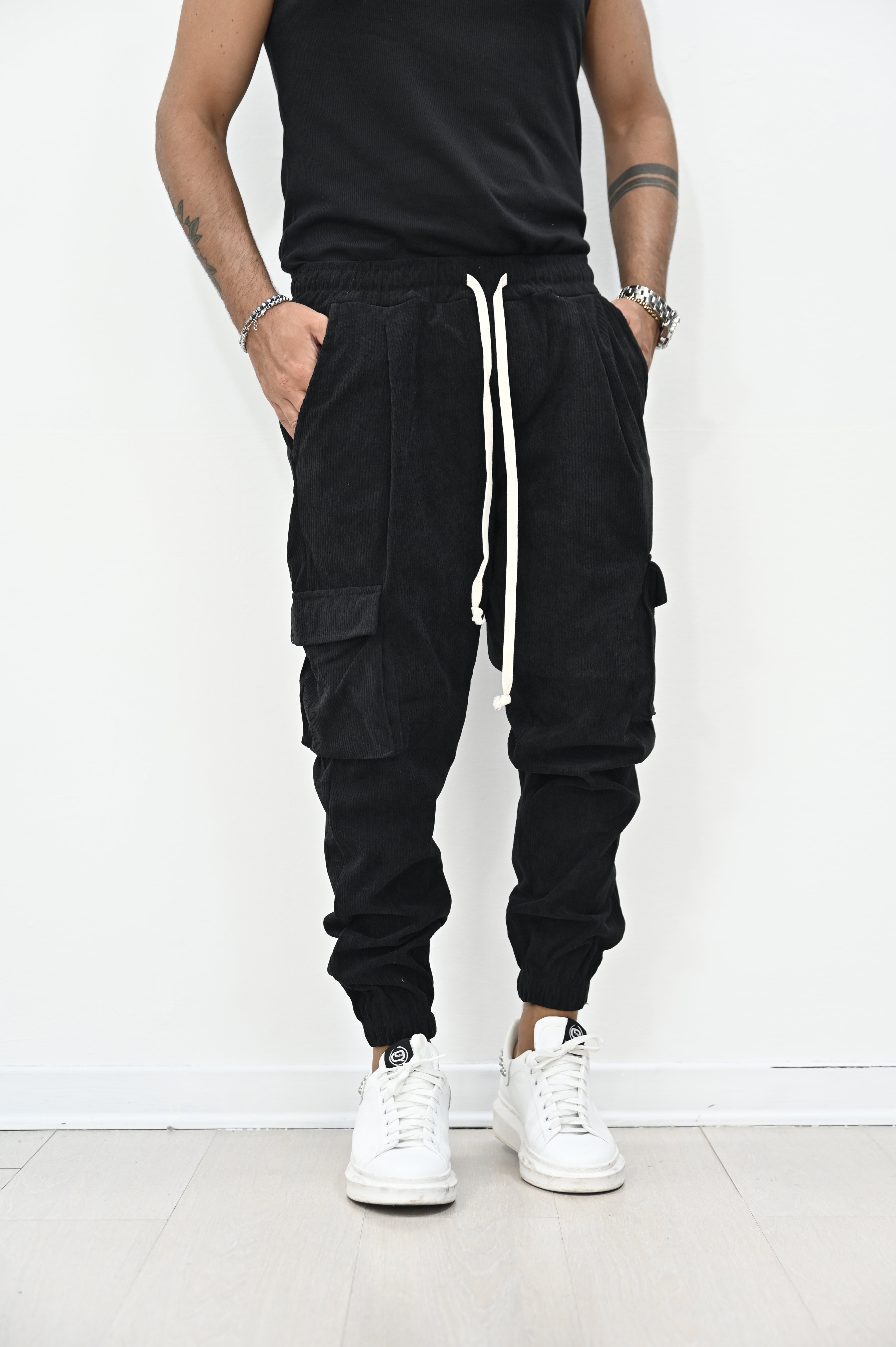 Cargoo in velluto nero