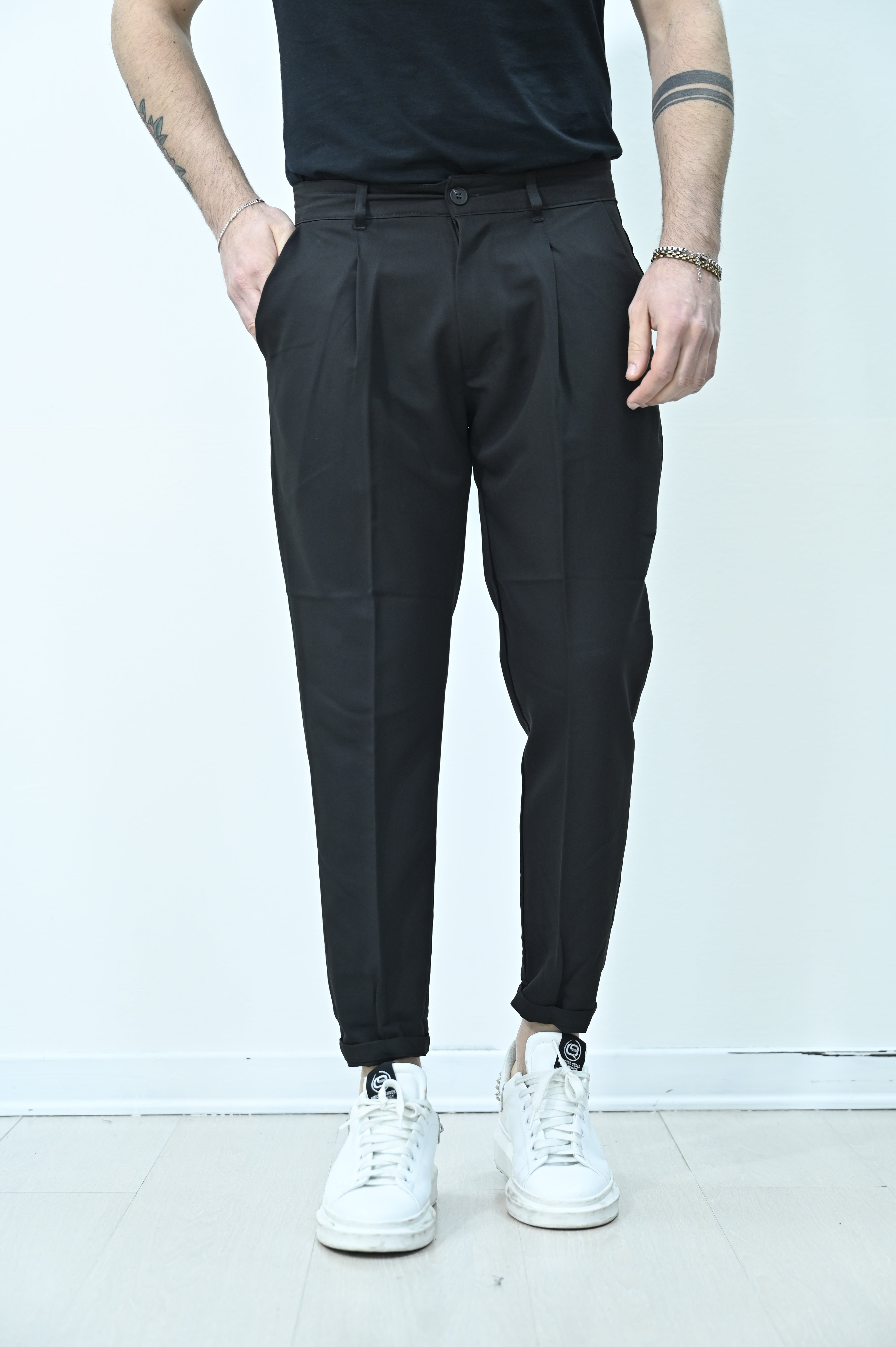 Pantalone atene nero