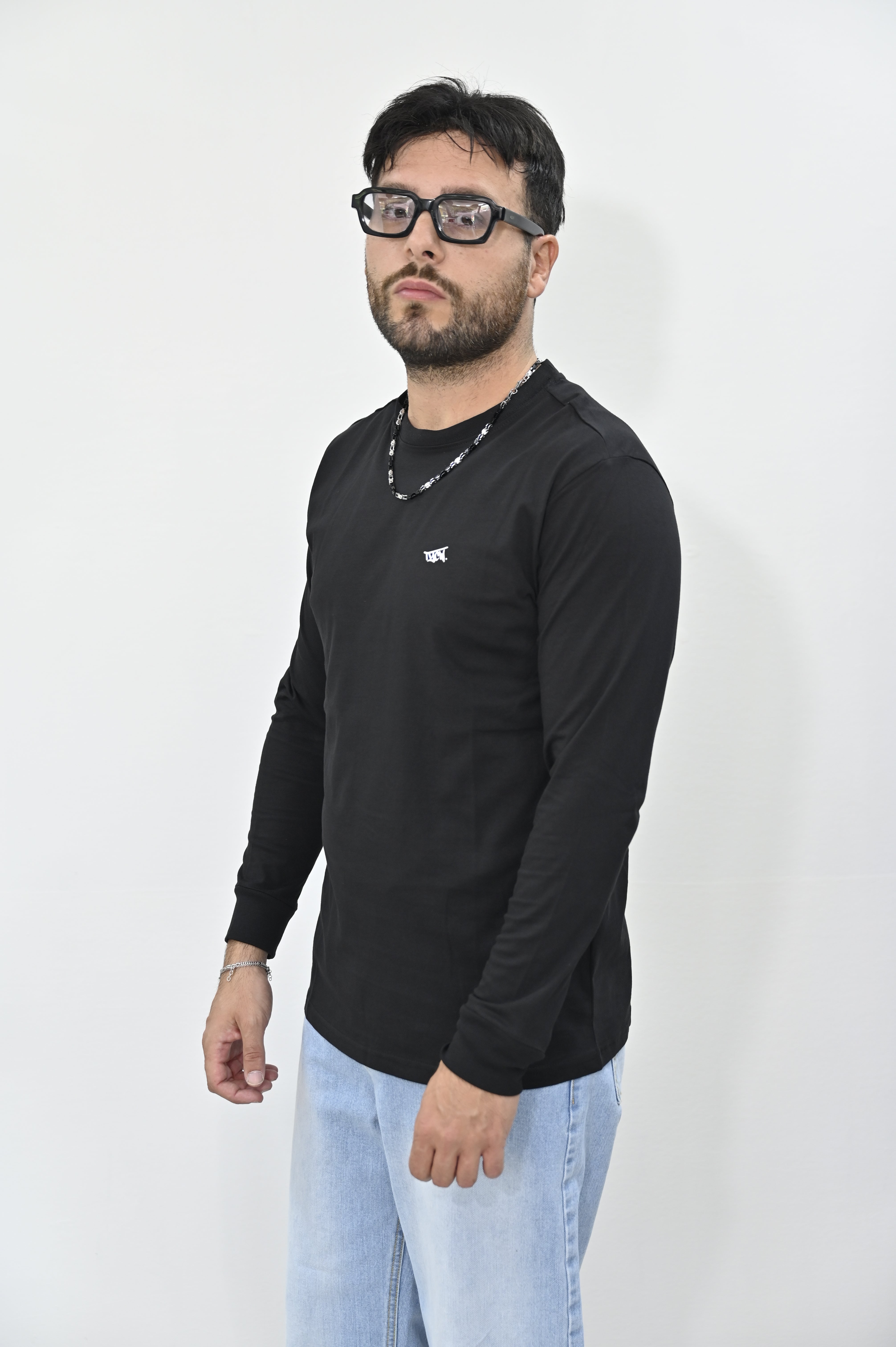 T-shirt nera logo