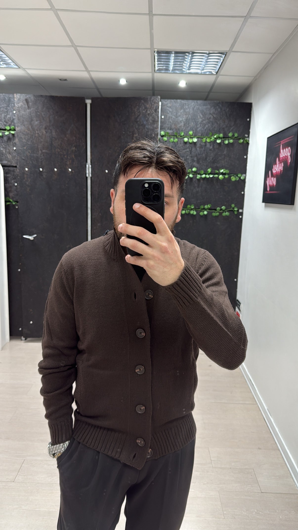 Cardigan tabacco con bottoni