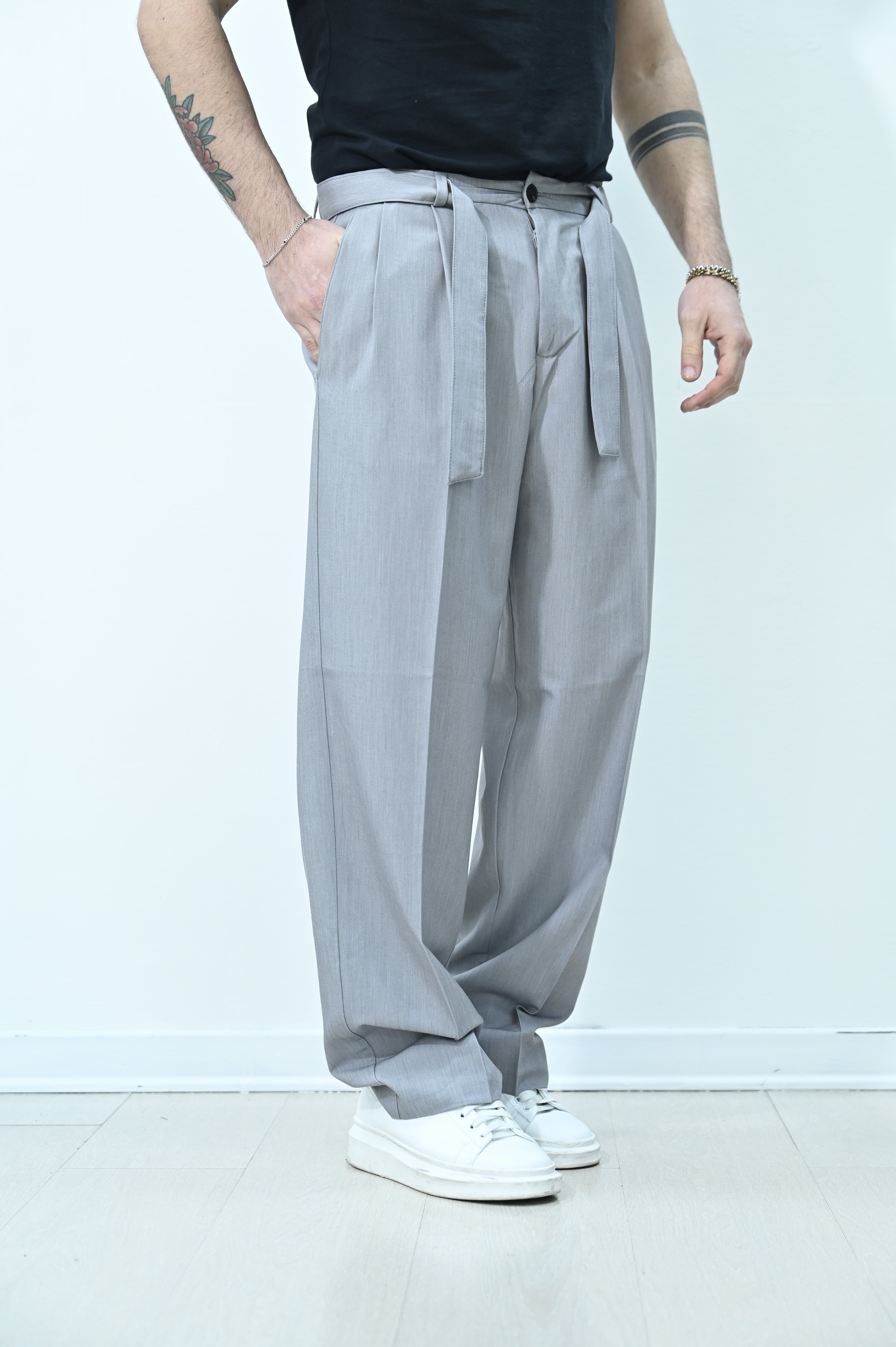 Pantalone loose grigio