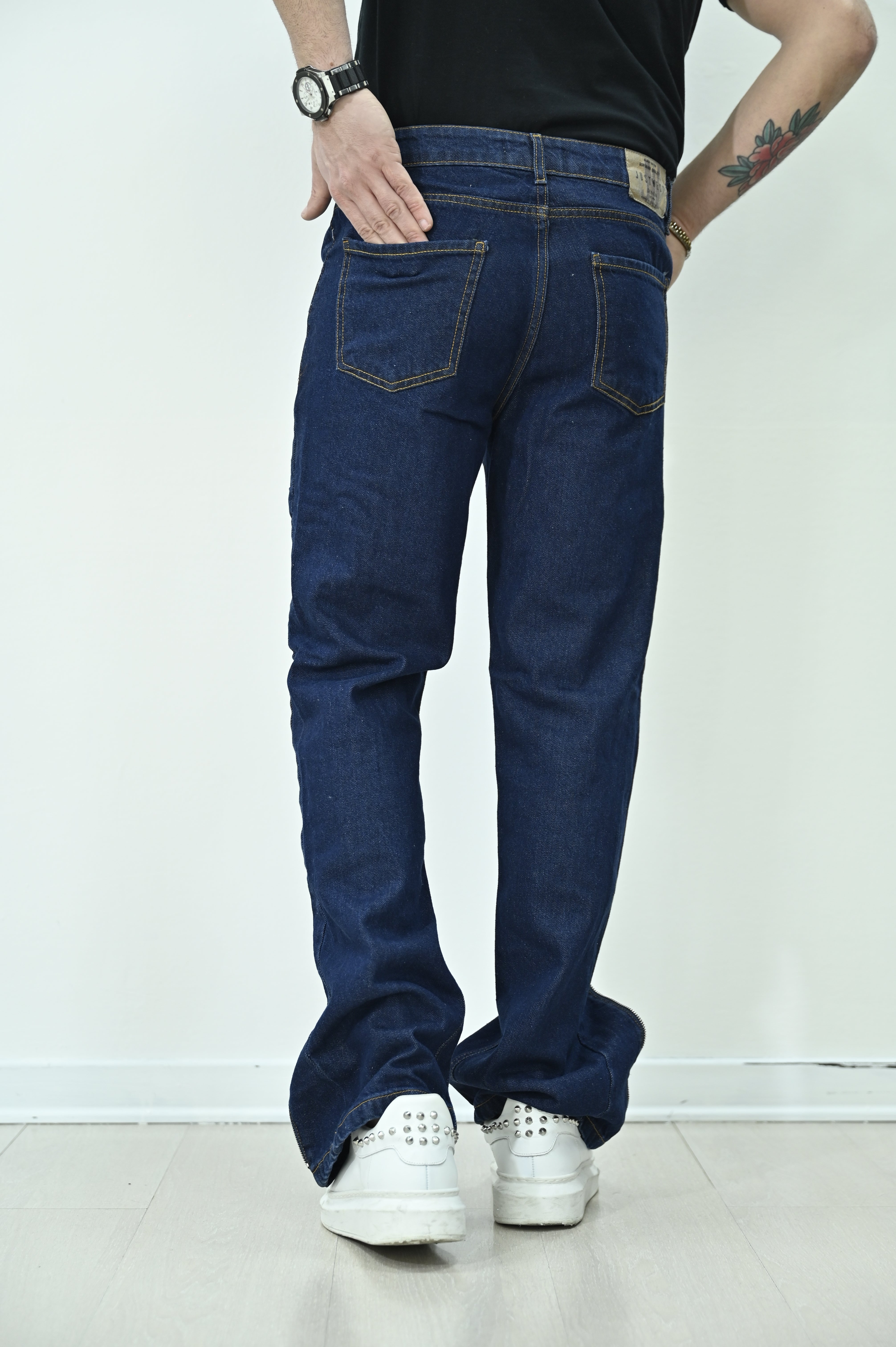 Jeans flaired