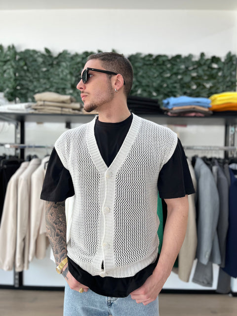 Gilet traforato con bottoni