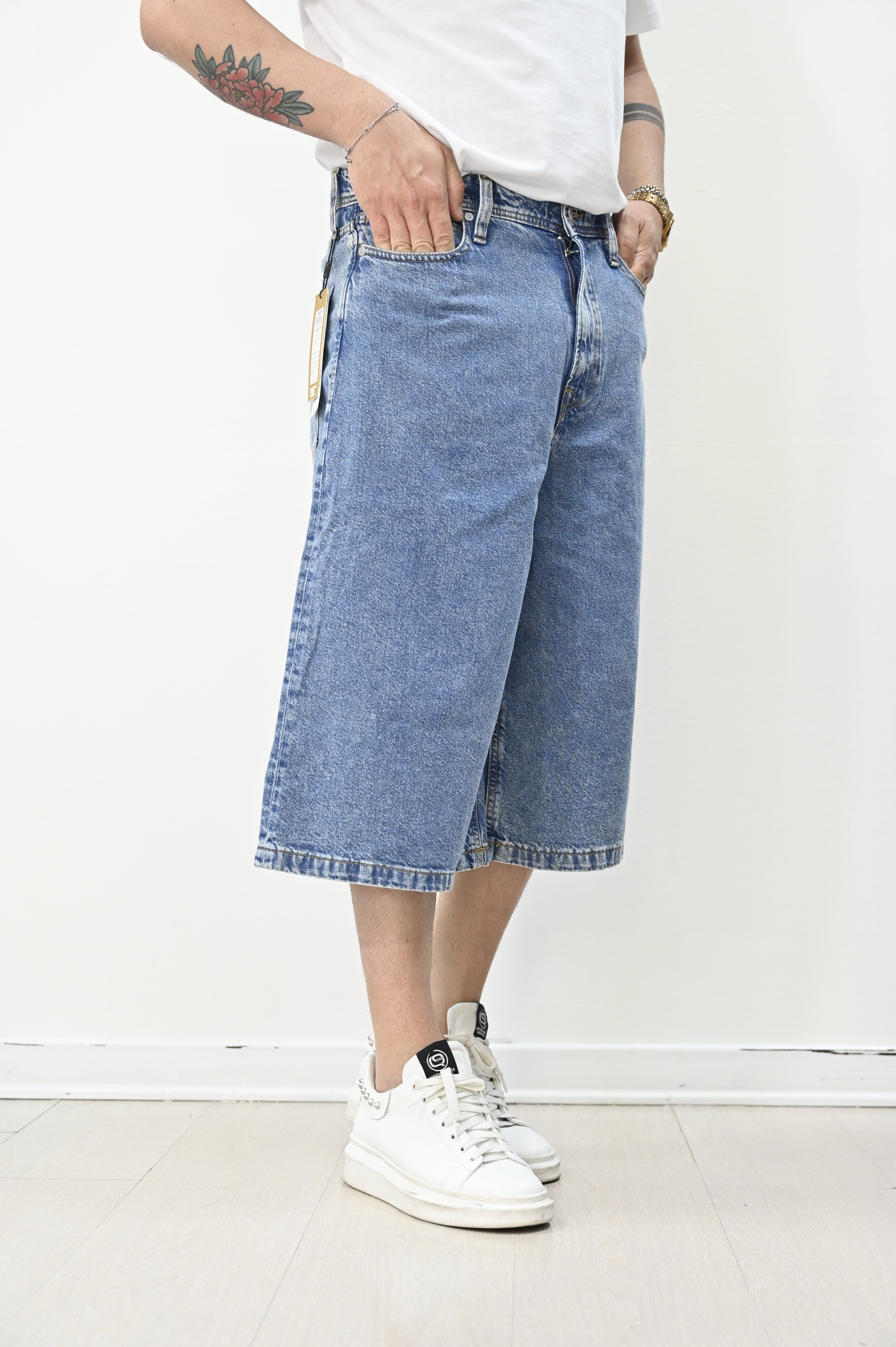 Shorts art. Billy Jack & Jones