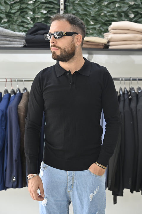 Polo in filo nera